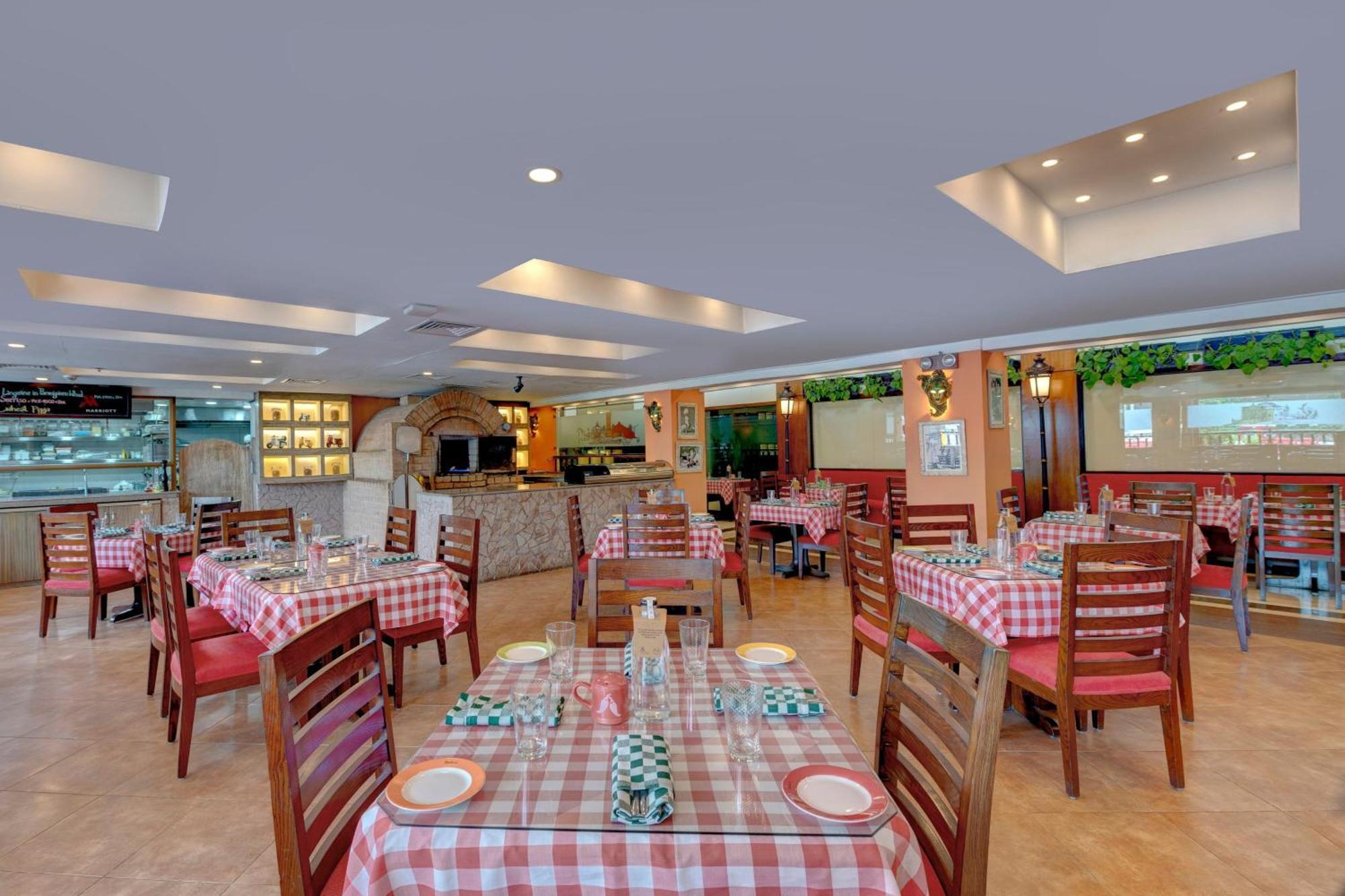 Islamabad Marriott Hotel Екстериор снимка